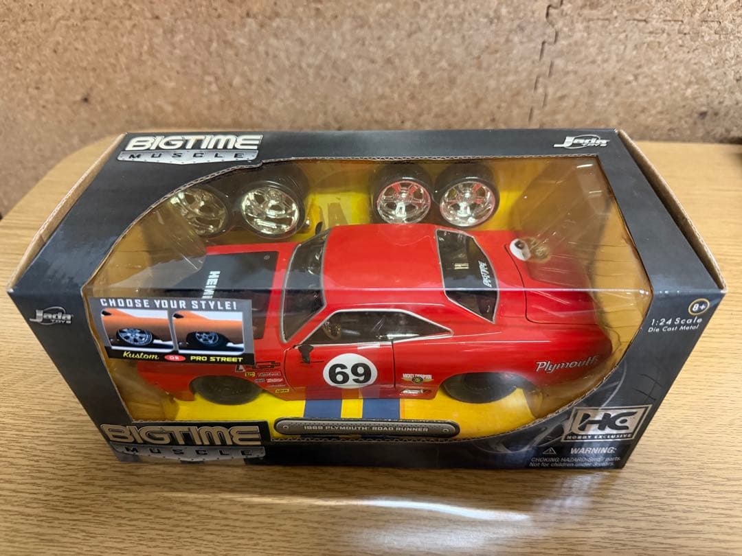 【廃番】1969 Plymouth Road Runner Jada 1:24