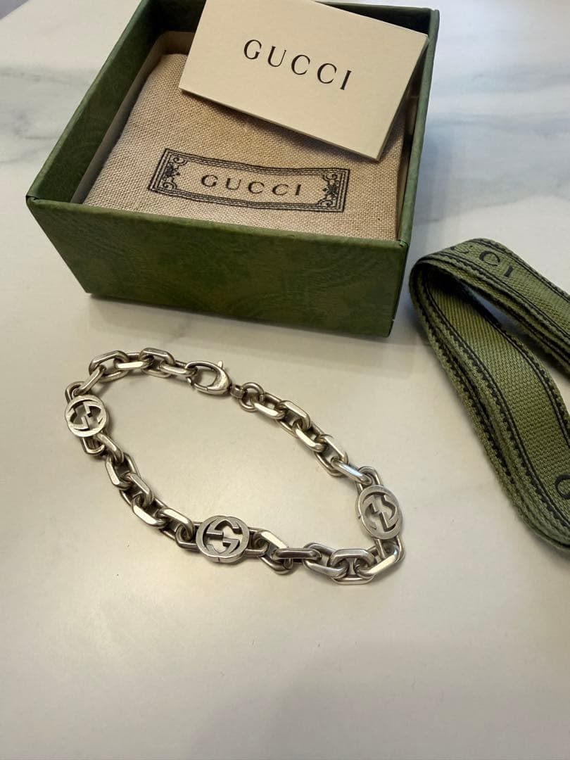 GUCCI シルバー ロゴチェーンブレスレット GUCCI（グッチ） ブレスレット INTERLOCKING G インターロッキング