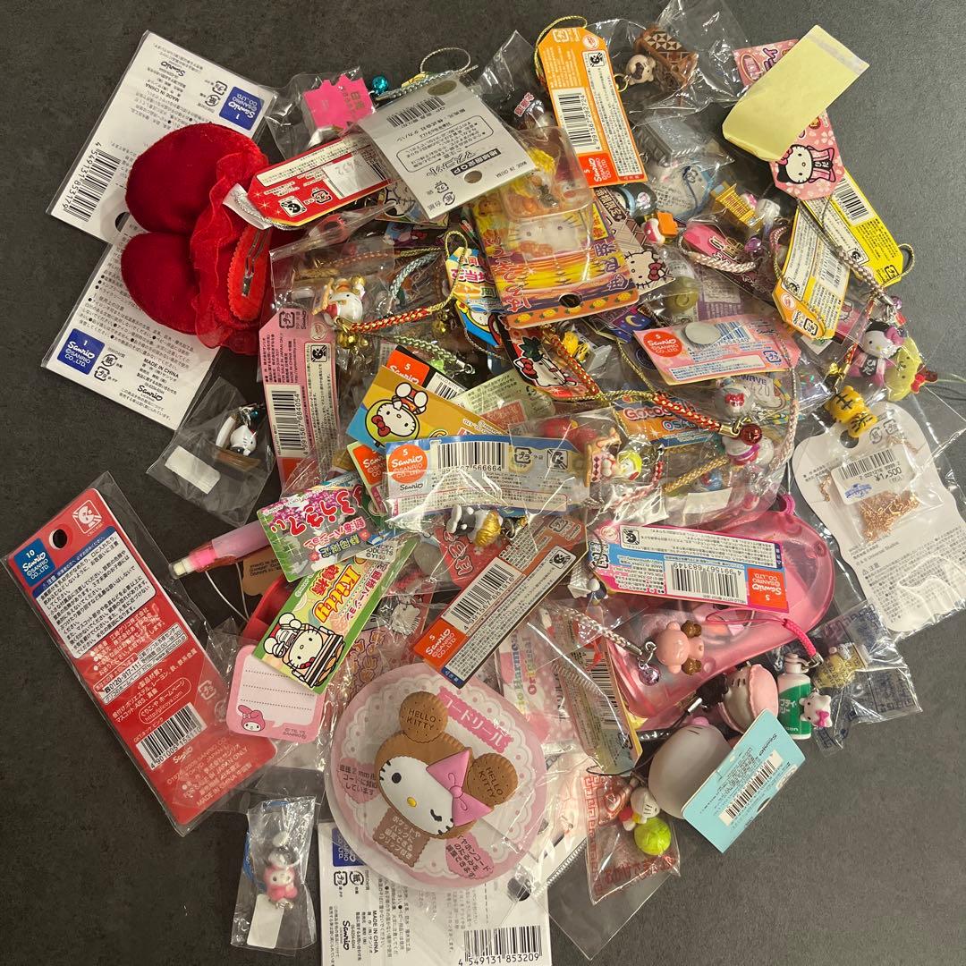 新品未使用未開封含む　90点以上　レア非売品ご当地ノベルティコラボ根付け 新品未使用未開封含む 100点 レア 非売品 時計 ご当地 ノベルティ