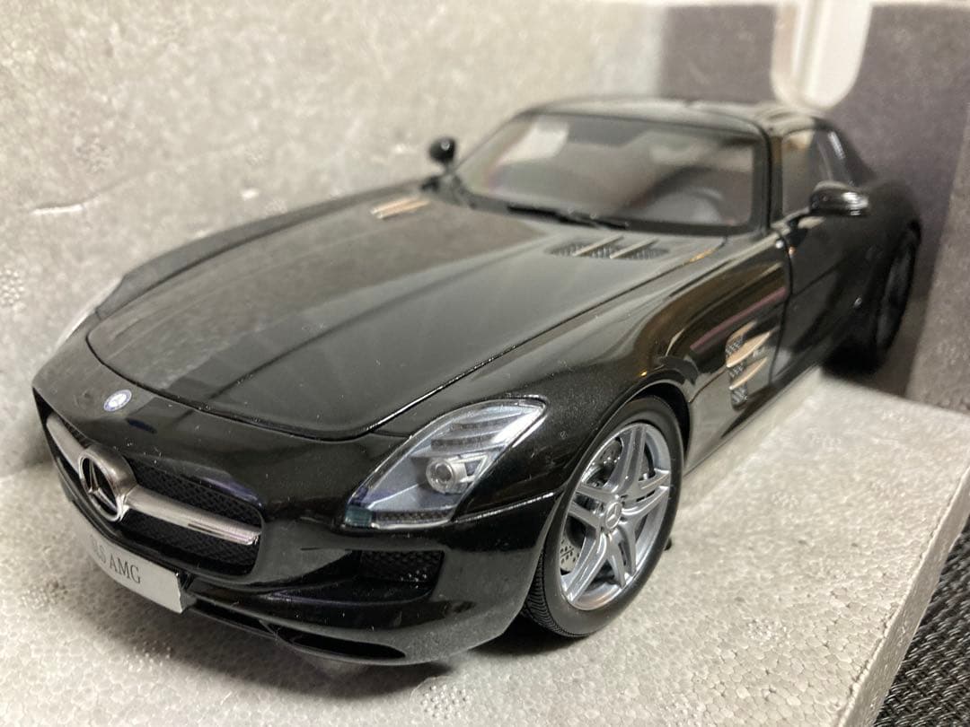 ベンツ　SLS AMG 1/18 ミニカー／検索用　オートアート、京商
