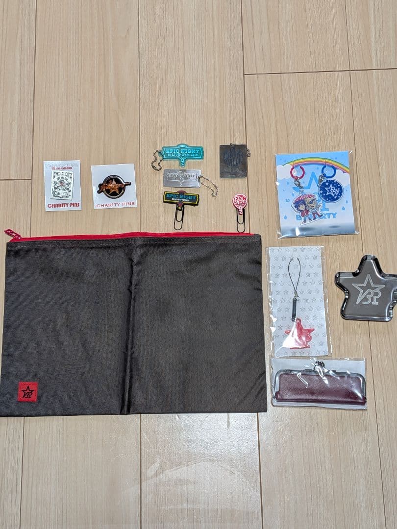 B'z ピンバッチ等 まとめ売り