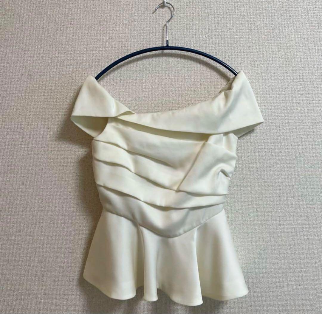 美品】polaura ロマンティックサテンぺプラムトップス White - メルカリ