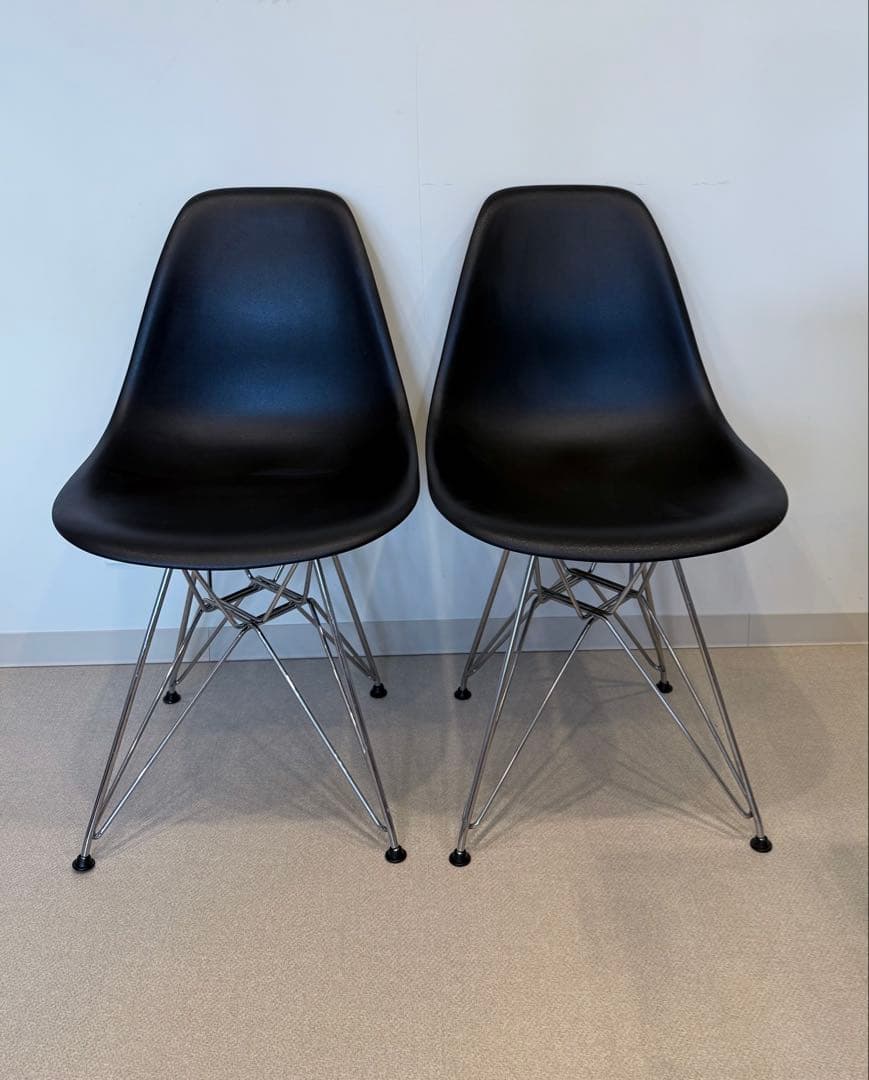 ま*様 イームズ　シェルチェア　ハーマンミラー黒　②