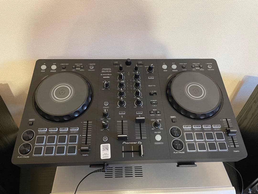 Pioneer DDJ-FLX4コントローラー