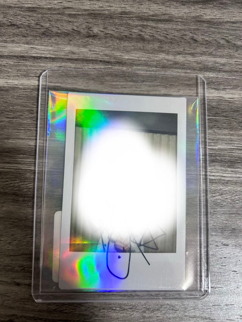 サイン入りチェキ ILLIT MOKA