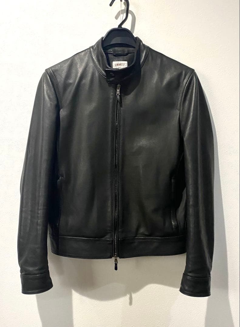 ゆう　美品 EMMETI JURI エンメティ ユリ46 ライダース EMMETI エンメティ JURI HOODIE ユリ フード付き レザージャケット 黒