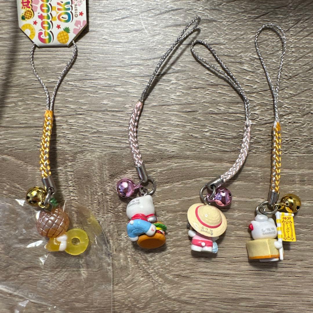 d*9様 【地域限定】ハローキティ ストラップ 33個セット - メルカリ