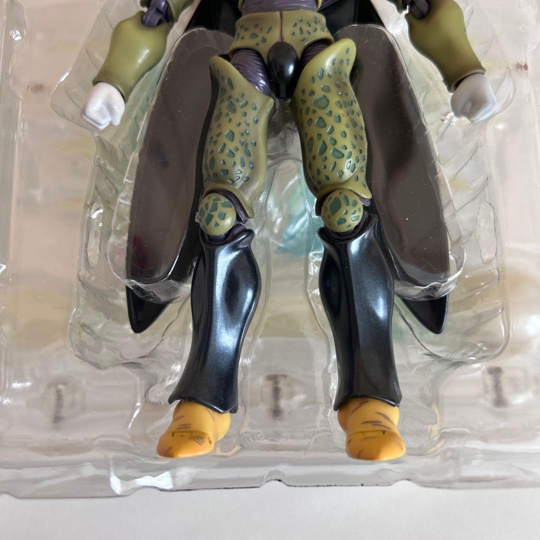 ドラゴンボールZ S.H.Figuarts セル完全体　フィギュア