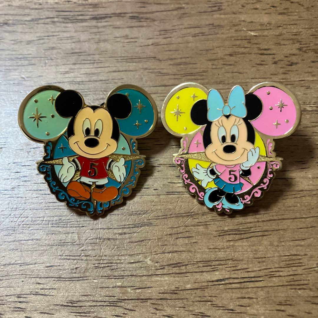 ディズニー 5周年記念 ピンバッジ ミッキー&ミニーセット - メルカリ