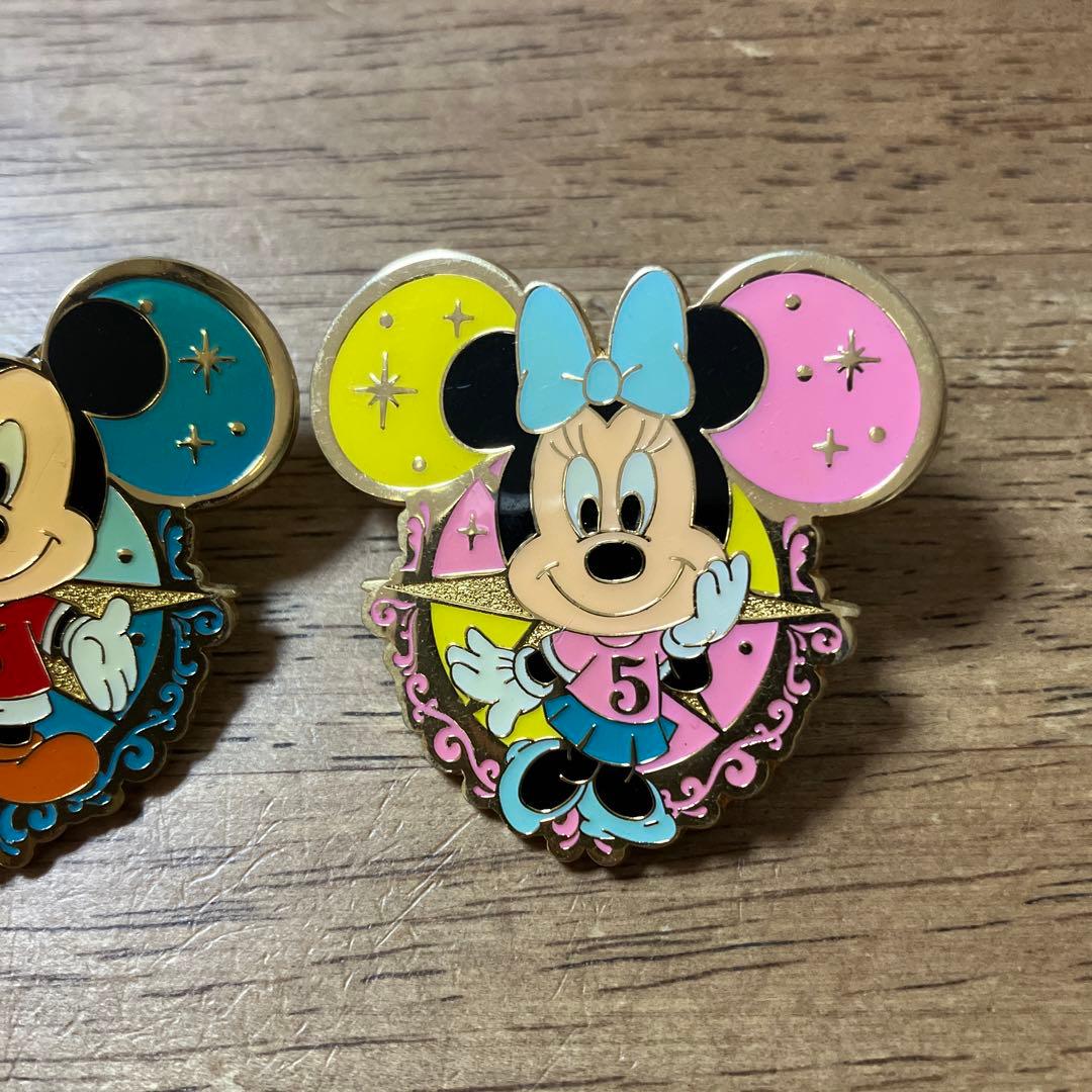 ディズニー 5周年記念 ピンバッジ ミッキー&ミニーセット - メルカリ