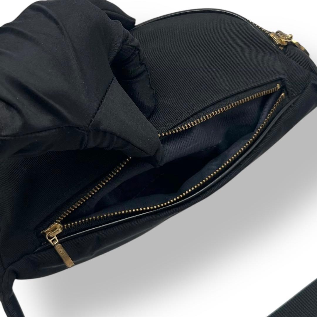 希少 極美品 モスキーノ ビックロゴ ウエストバッグ ボディバッグ G