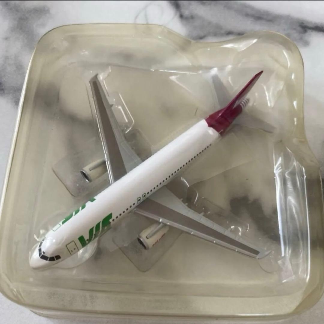 herpa Airbus A320 VIA 1/500 - メルカリ