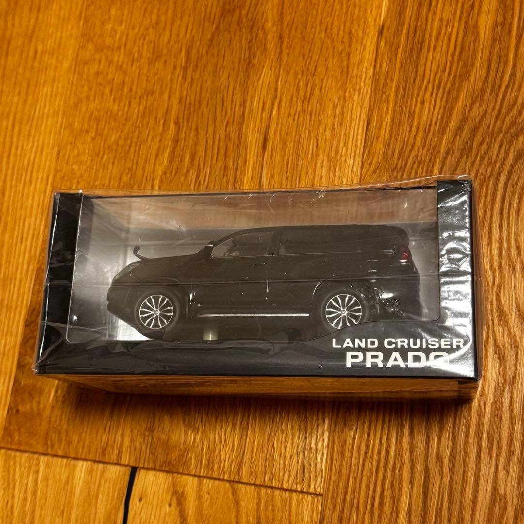 トヨタ　ランドクルーザープラド　ミニカー　1/30スケール