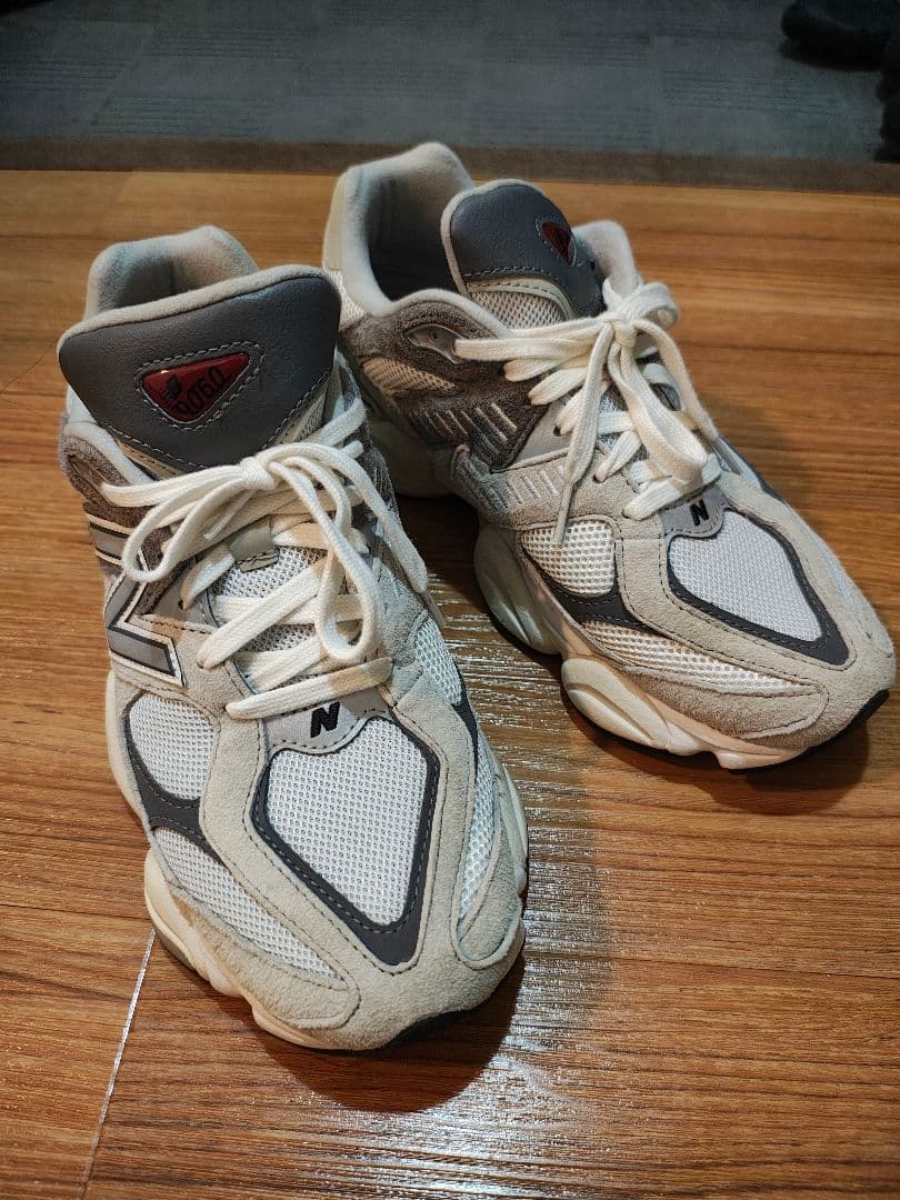 断捨離特価　New Balance 9060 ホワイト/グレー 26.5cm