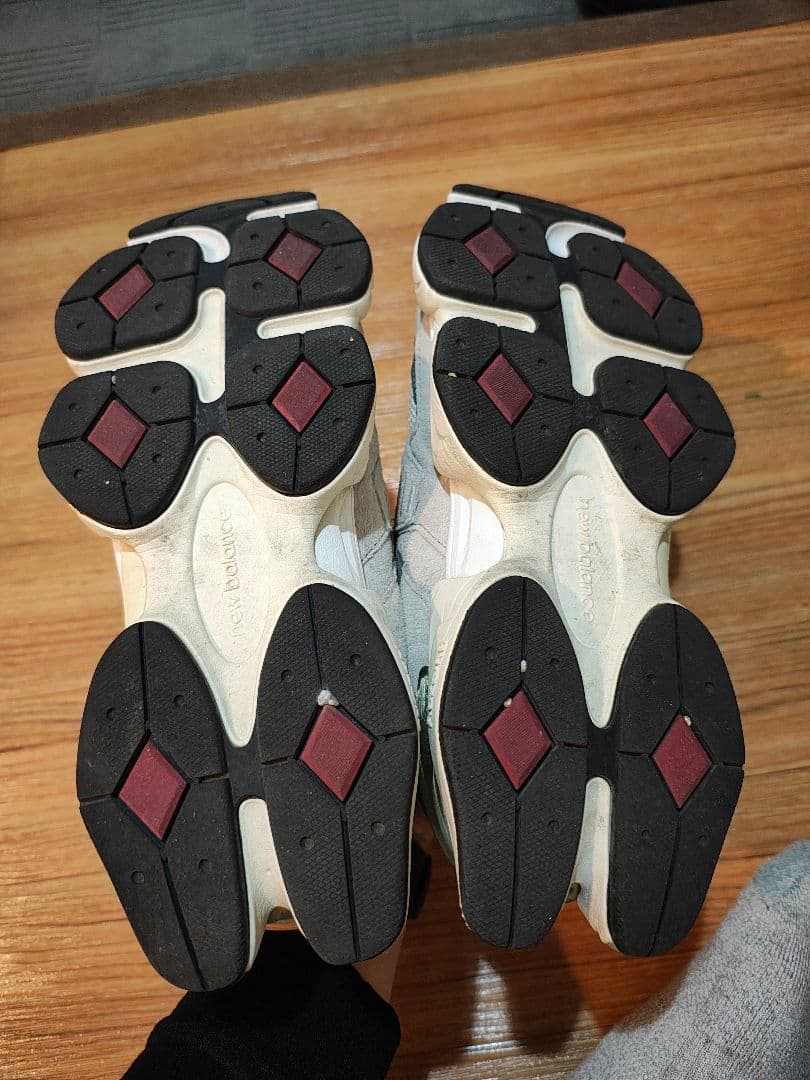 断捨離特価　New Balance 9060 ホワイト/グレー 26.5cm