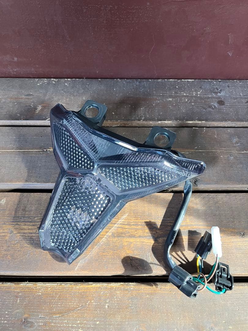 TST Industries テールライト ZX10R TST Industries ZX-10R (16-)ウィンカー内蔵LEDテールライト｜AxxL