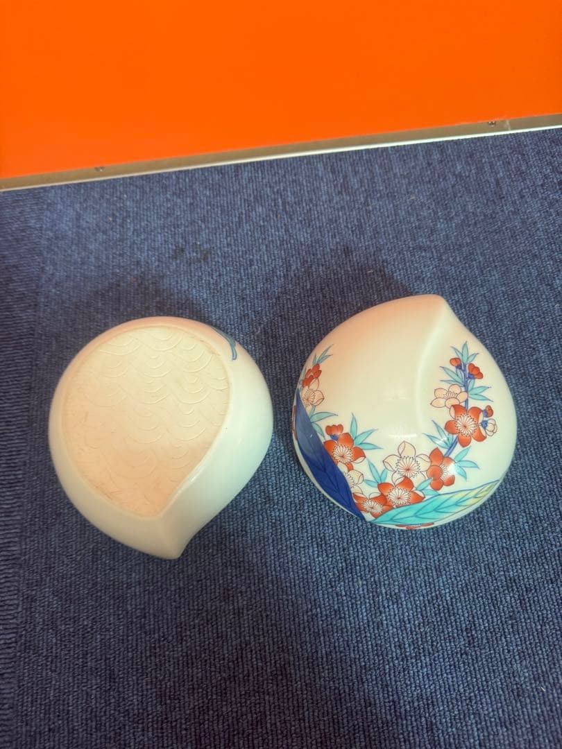 1685 鍋島 畑萬陶苑 色絵桃文 桃形蓋物 - メルカリ