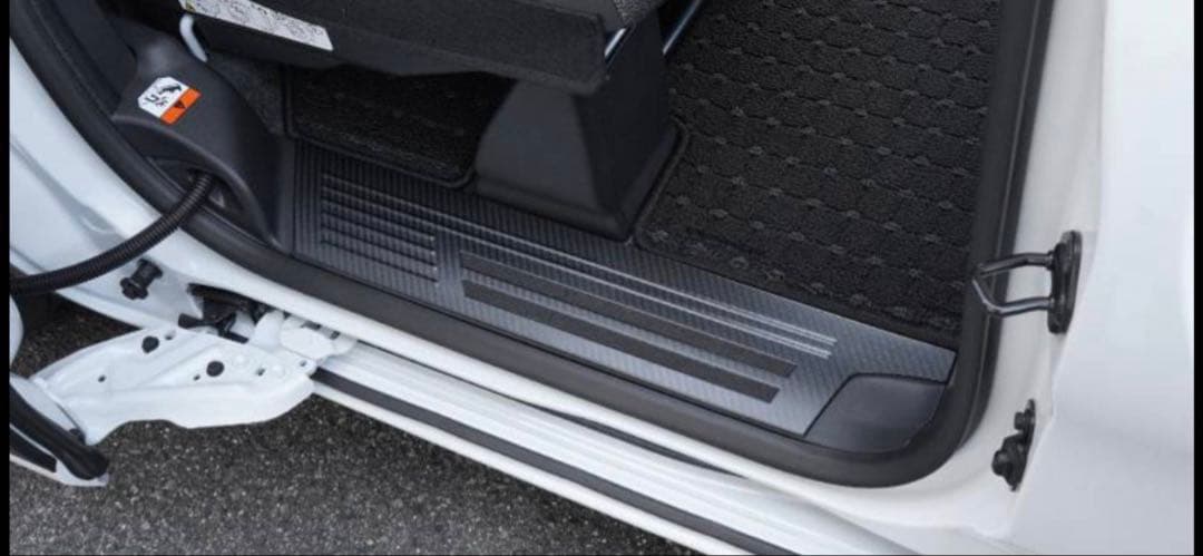 シエンタ 10系　カーボン調　サイドステップスカッフプレート　後席側のみ トヨタ 新型シエンタ 10系 パーツ サイドステップ スカッフプレート