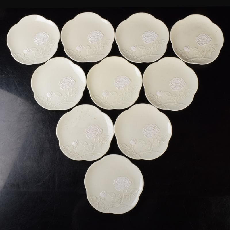 出石焼 牡丹刻 輪花皿 十九客 時代箱付 N 7093A - メルカリ