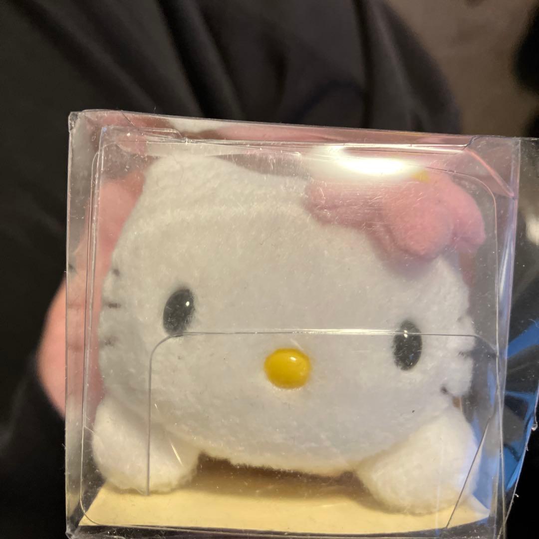 ハローキティ 携帯電話カバー 花飾り付き