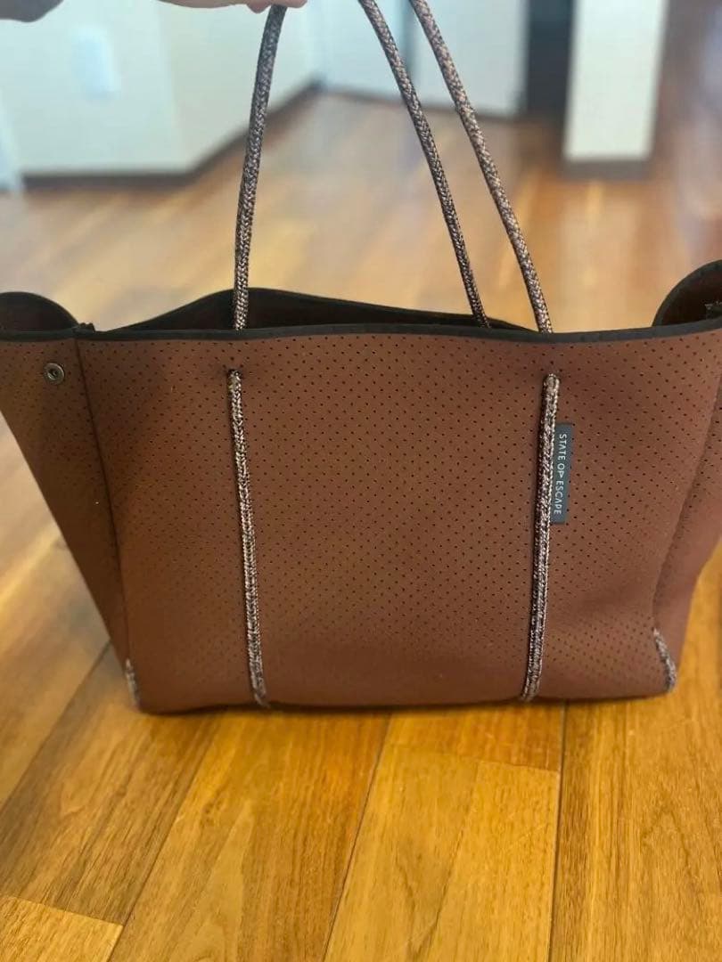 ブラウン パーフォレーテッドトートバッグ
