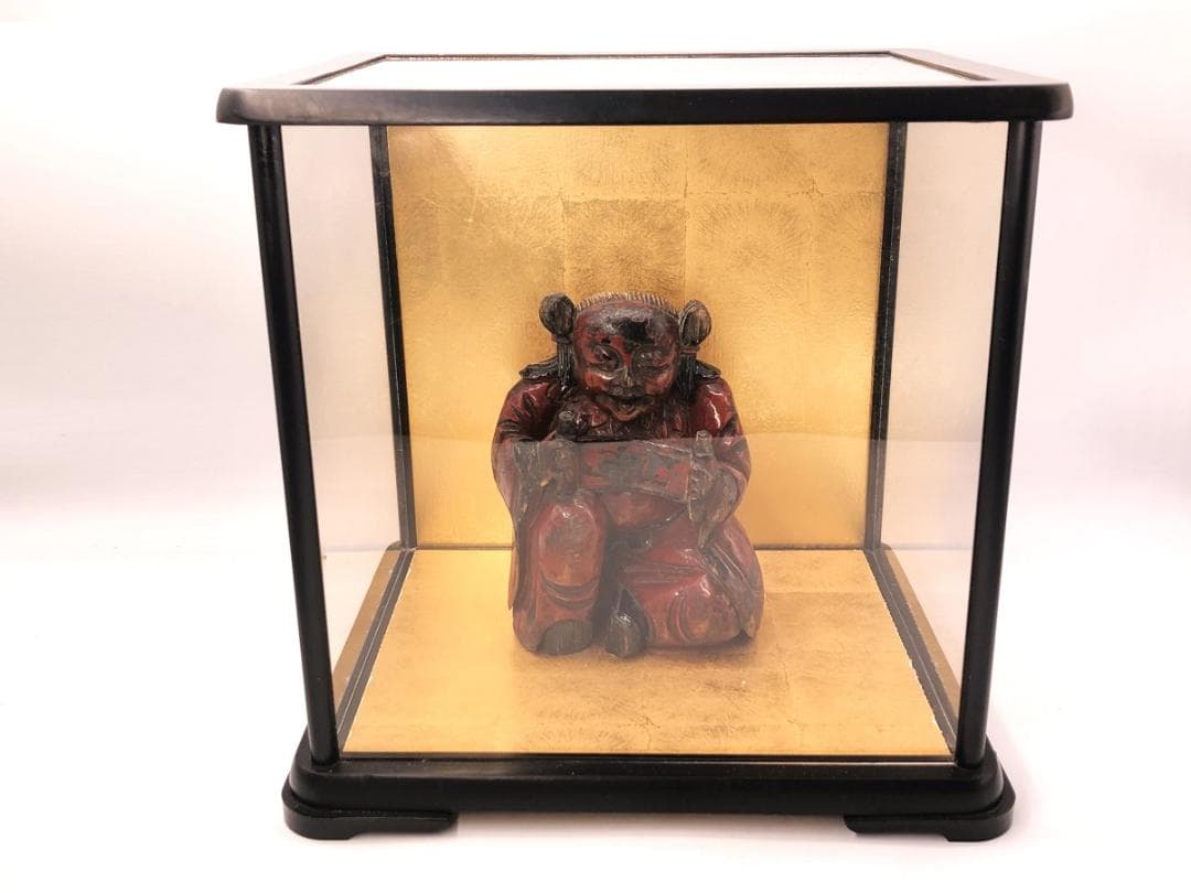 【 清朝木彫 】　巻物を見せる唐人　鑑賞ケース付き