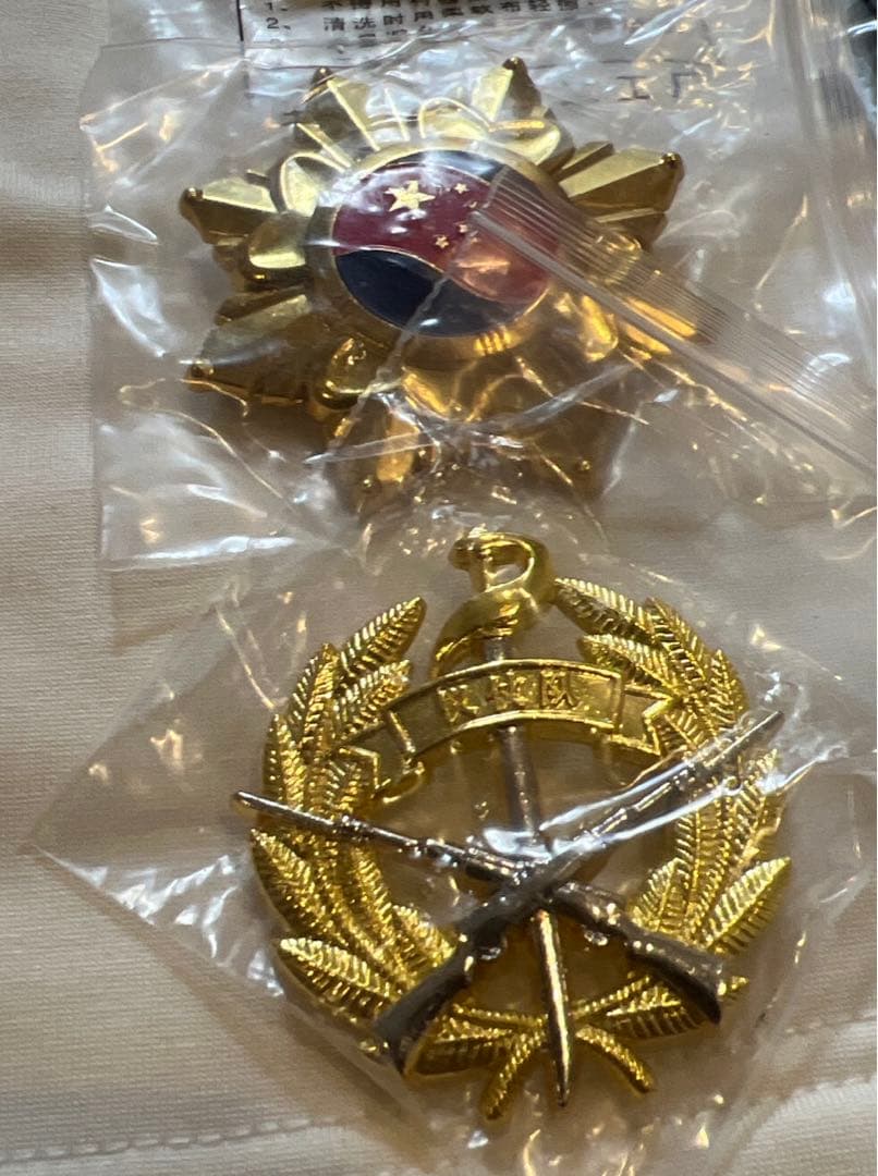 未開封品　官給実物　現役中国人民解放軍儀仗隊用軍事勲章2点セット