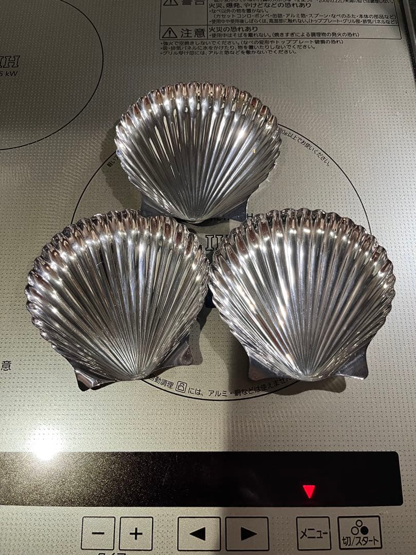 純銀製可愛い貝型の銘々皿