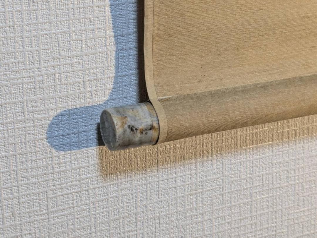 真作】掛軸 三尾の小魚図 洒脱な筆遣い 淡彩魚図 素朴な味わい T110