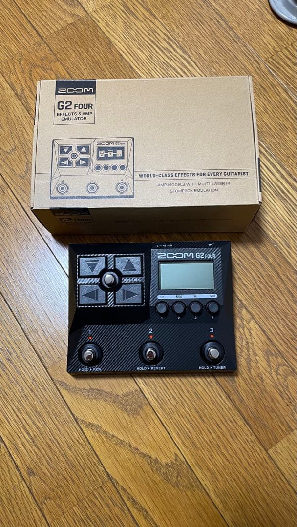 【ほぼ新品】ZOOM G2 FOUR ギターエフェクター　マルチエフェクター