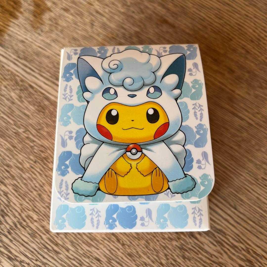 ポケモンカード デッキケース アローラロコンのポンチョを着た