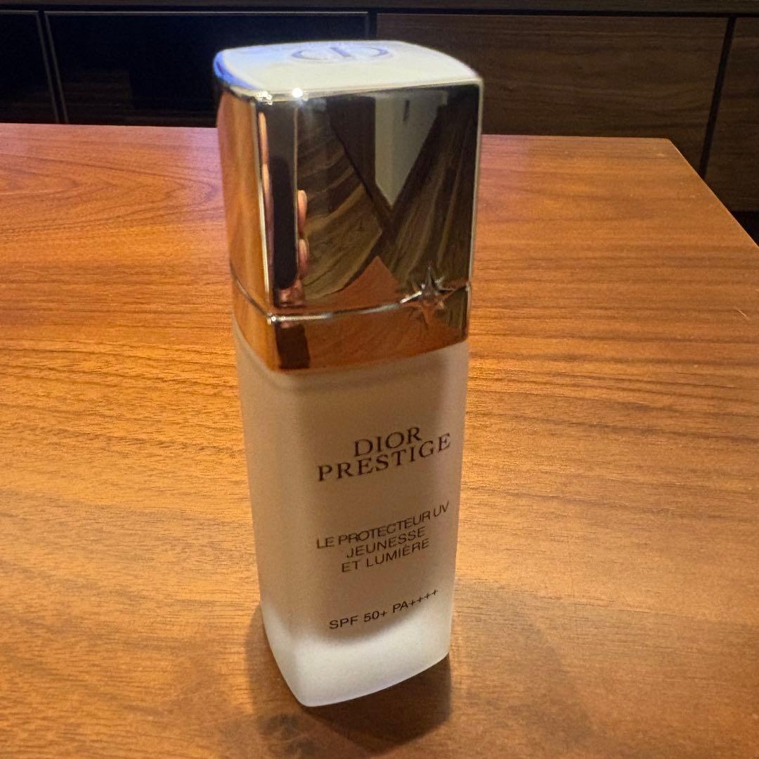 りんご　ディオール　ホワイト ル プロテクター UV ルミエールBB 00 DIOR】 プレステージ ホワイト ル プロテクター UV ルミエール (SPF50