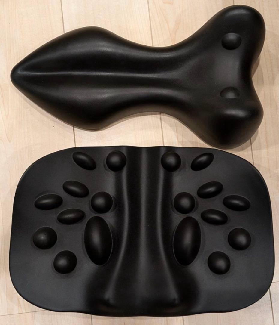 RAKUNAラクナ 肩甲骨はがしピロー、整体ネックポール