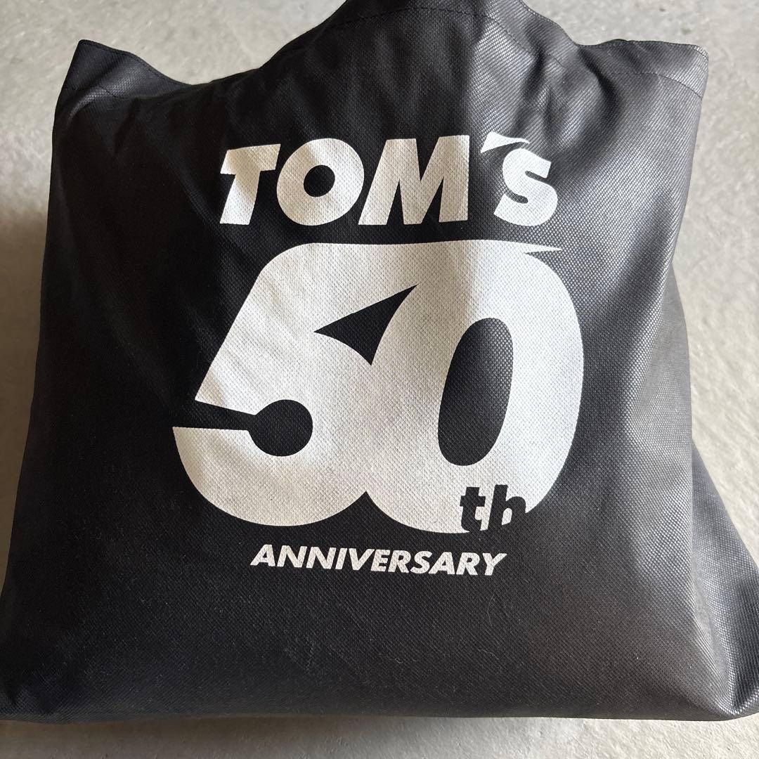 TOM'S 50th Anniversary クッション グレー　黒