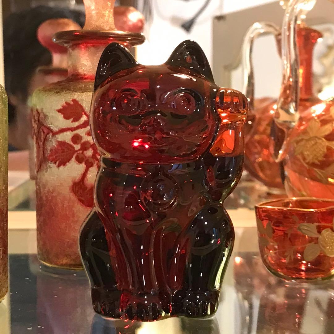 プシュケ 可愛らしい♡アンティークバカラ招き猫フィギュリン♪真紅♪縁起物☆