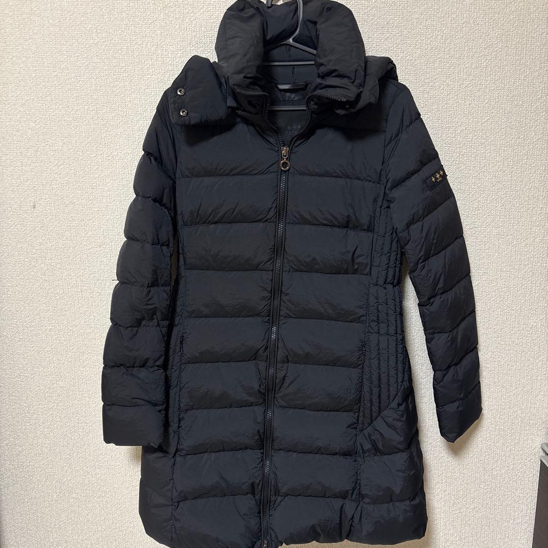 値下げ【TATRAS】ブラックダウンジャケット フード付き