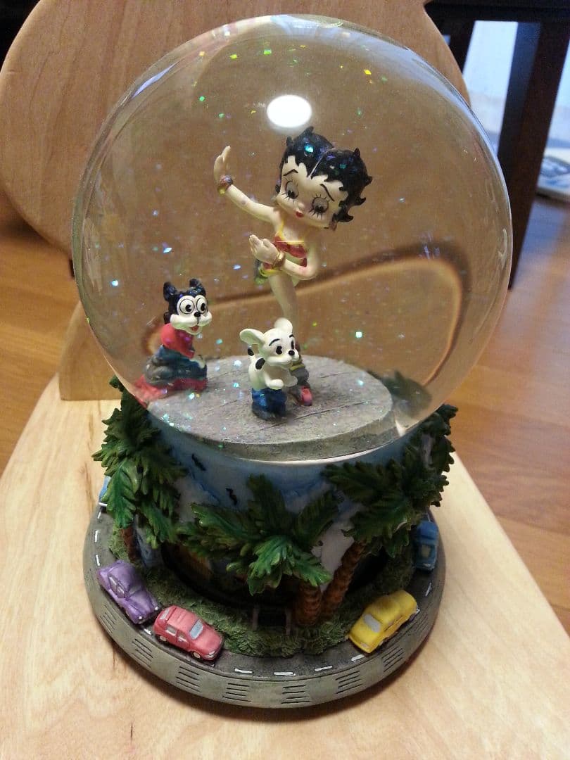ベティちゃん　BETTY BOOP スノードーム　オルゴール Betty Boop Snow Globe - Oh Pretty Woman - Buy Now