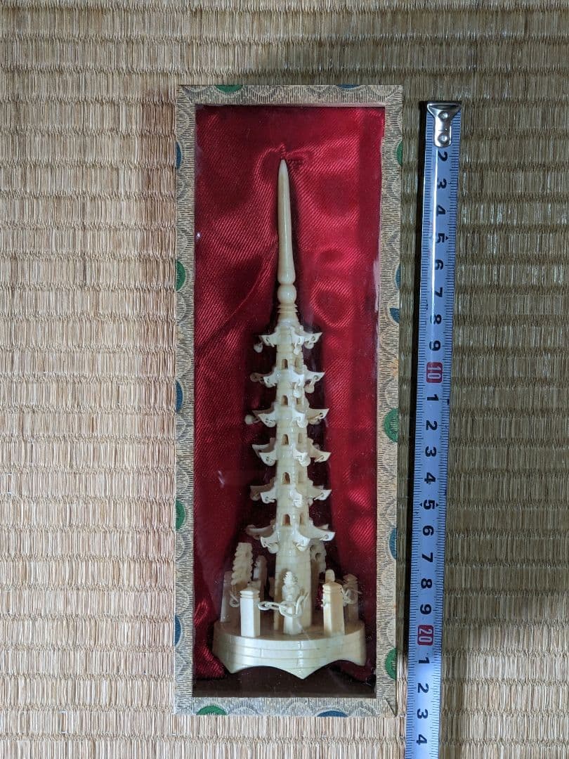 ♦中国伝統工芸美術？骨？鹿角 仏塔 極細密 6列自在 六重の塔 置物飾り 骨董品