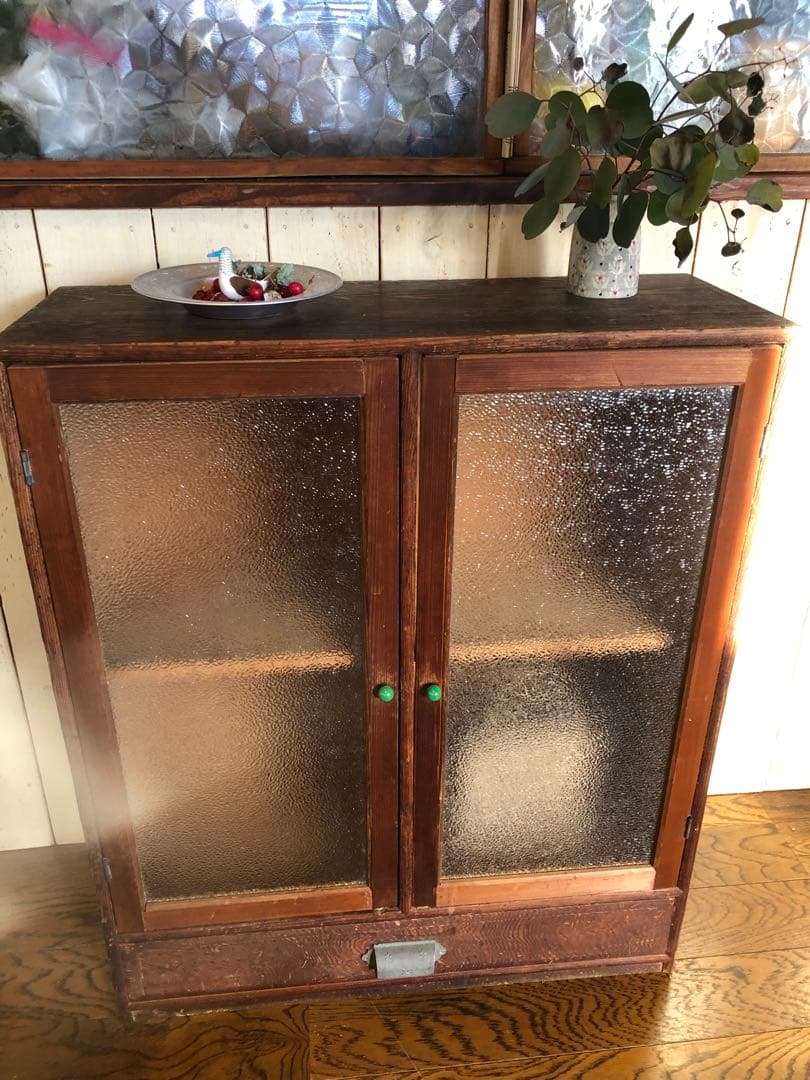 ■レトロ■古い木小ぶりな鬼ダイヤガラス戸の本棚　収納