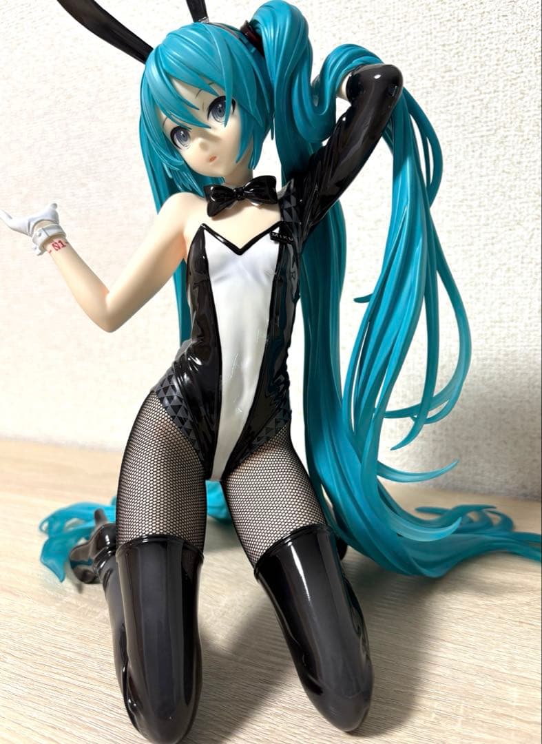 初音ミク バニーVer. / Art by 三目YYB フリーイング フィギュア