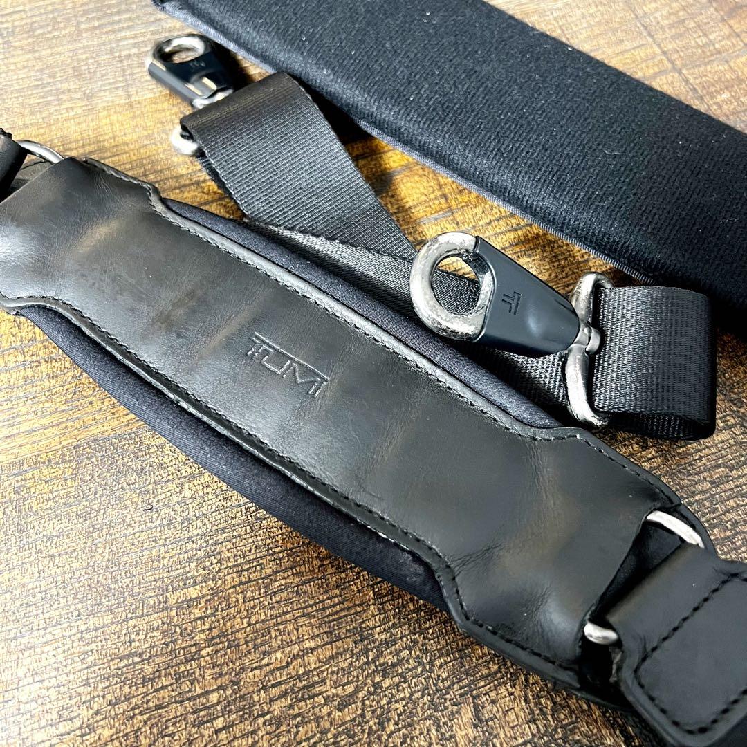 TUMI 限定カラー 2層 ビジネスバッグ 付属バッグ シルバー 大容量