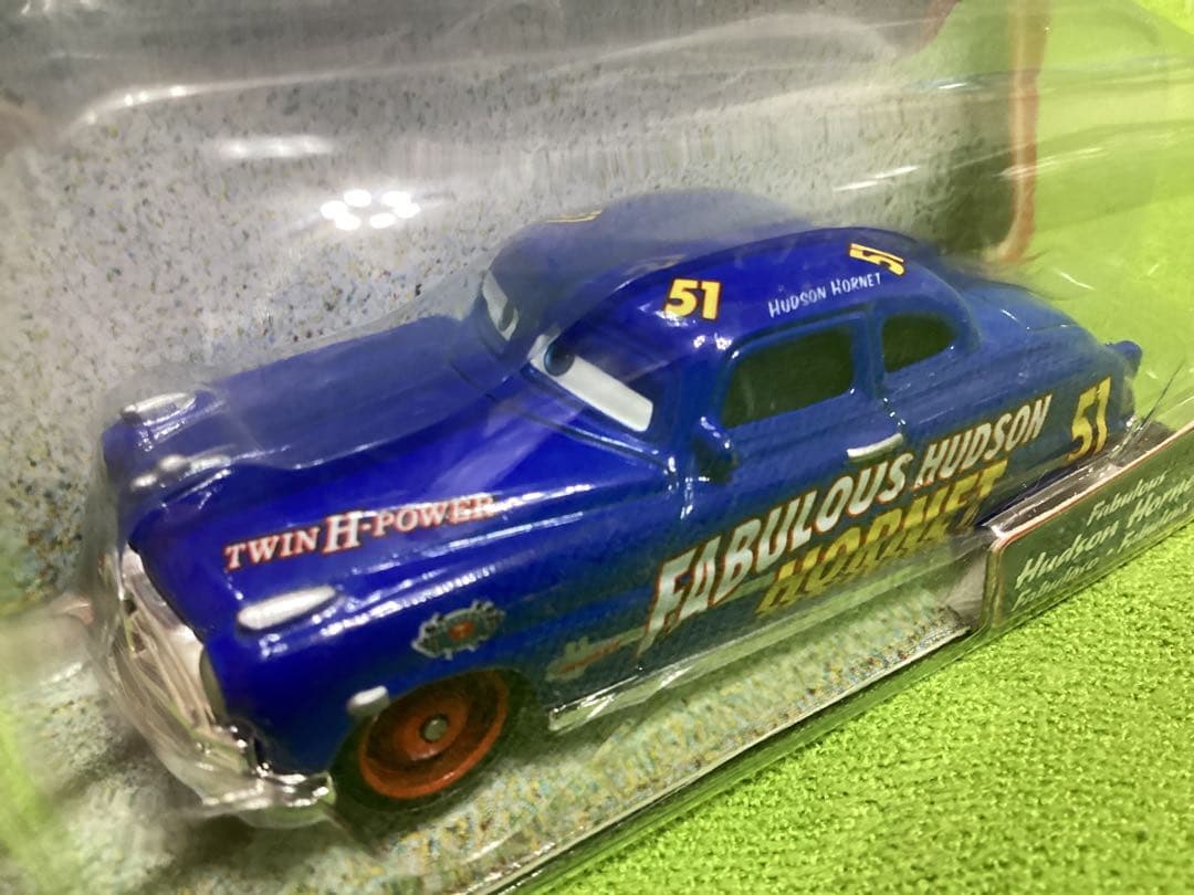 ディズニーカーズ 新品 ファビュラス・ハドソン・ホーネット 赤