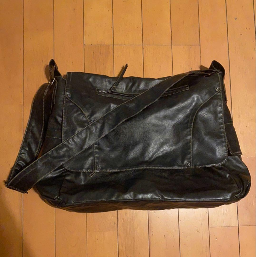 JADED LONDON Ash Messenger Bag - メルカリ