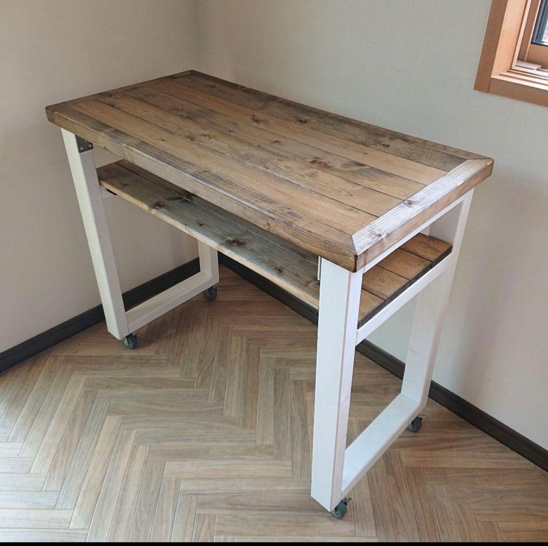 ネイル付きテーブル