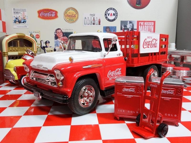 コカコーラ 設置デリバリートラック 1957カメオ Stake ERTL Shell 1957 Chevrolet Stakebed Truck with Barrels – Texaco Toys Plus