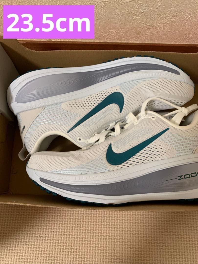 [ナイキ] ボメロ 18 [W Vomero 18]