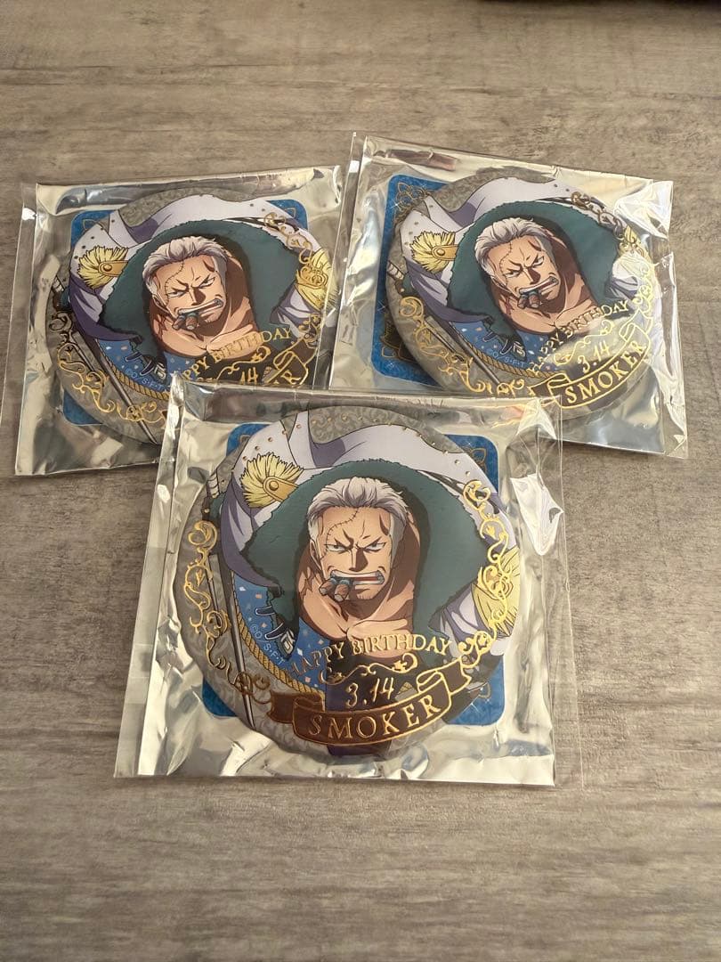 スモーカー 誕生日缶バッジ 輩缶バッジ onepiece ワンピース - メルカリ