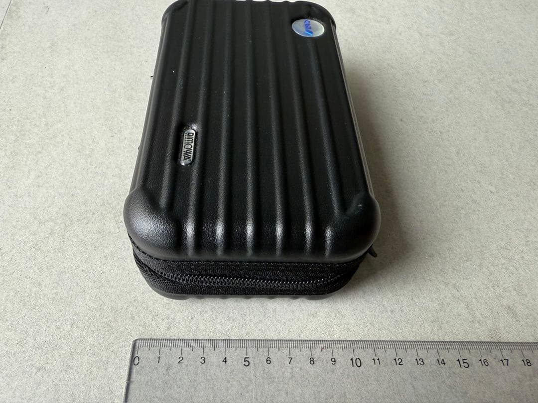 RIMOWA ブラックトラベルポーチ ANAロゴ付き - メルカリ