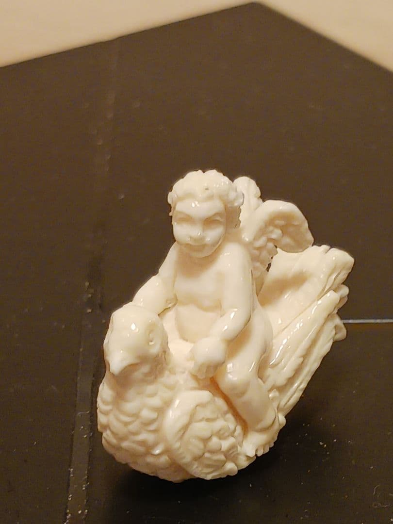 天使　エンジェル　鳩　はと　彫刻　根付　天然素材