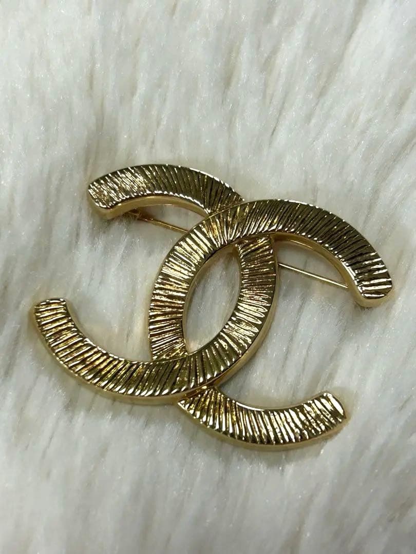 CHANEL ブローチ 美品 CHANEL（シャネル） ブローチ ABE664 B18474 レディース ライン